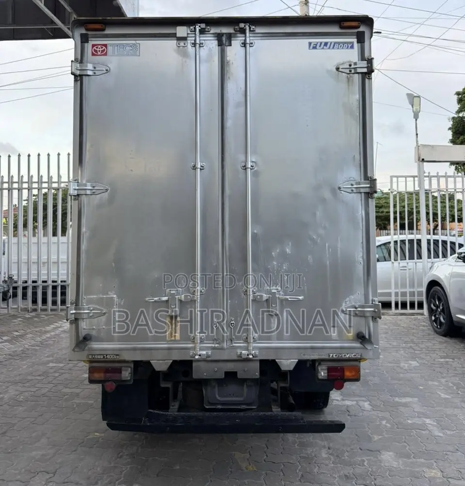Toyota Toyoace 1.5 Tonnes Unregistered(Mpya).