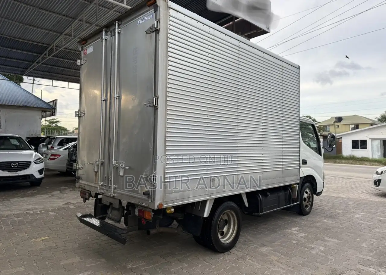 Toyota Toyoace 1.5 Tonnes Unregistered(Mpya).