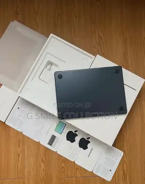 New Laptop Apple MacBook Air 2022 M2 16GB SSD 256GB