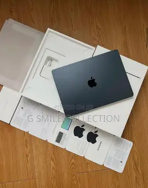 New Laptop Apple MacBook Air 2022 M2 16GB SSD 256GB