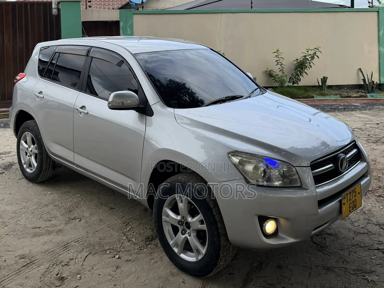 Toyota RAV4 2010 Silver