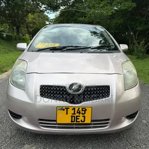 Toyota Vitz 1.3 AWD 3dr 2009 Silver