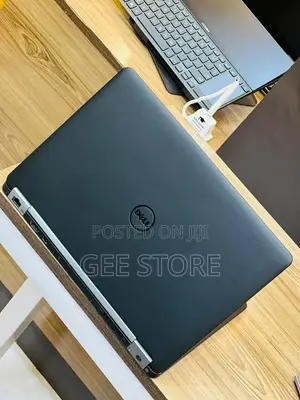 Laptop Dell Latitude E7270 8GB Intel Core i5 SSD 256GB