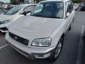 Toyota RAV4 2002 Pearl