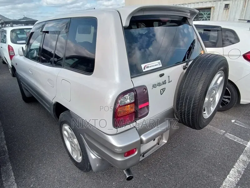 Toyota RAV4 2002 Pearl