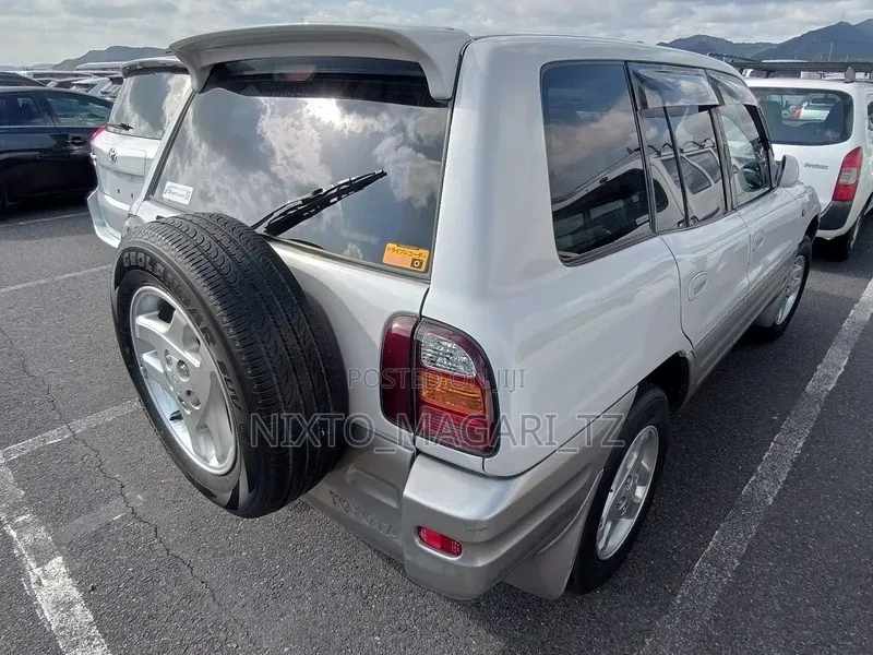 Toyota RAV4 2002 Pearl
