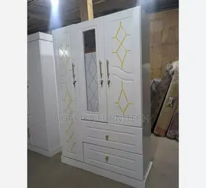 Kabati Jipya La Milango Mitatu