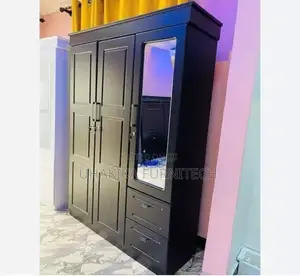 Kabati La Milango Mitatu Imara