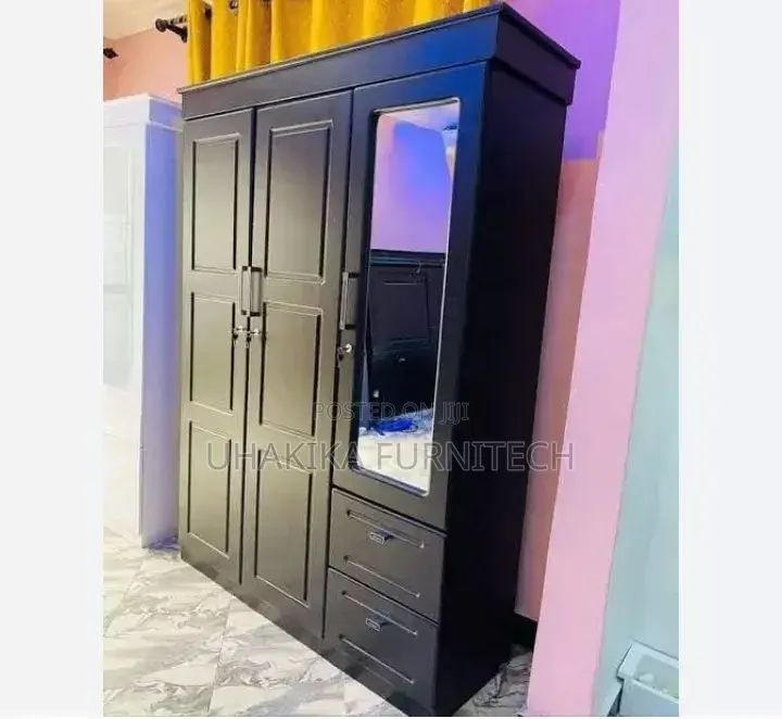 Kabati La Milango Mitatu Imara