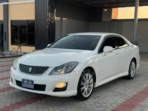 Toyota Crown 2009 White