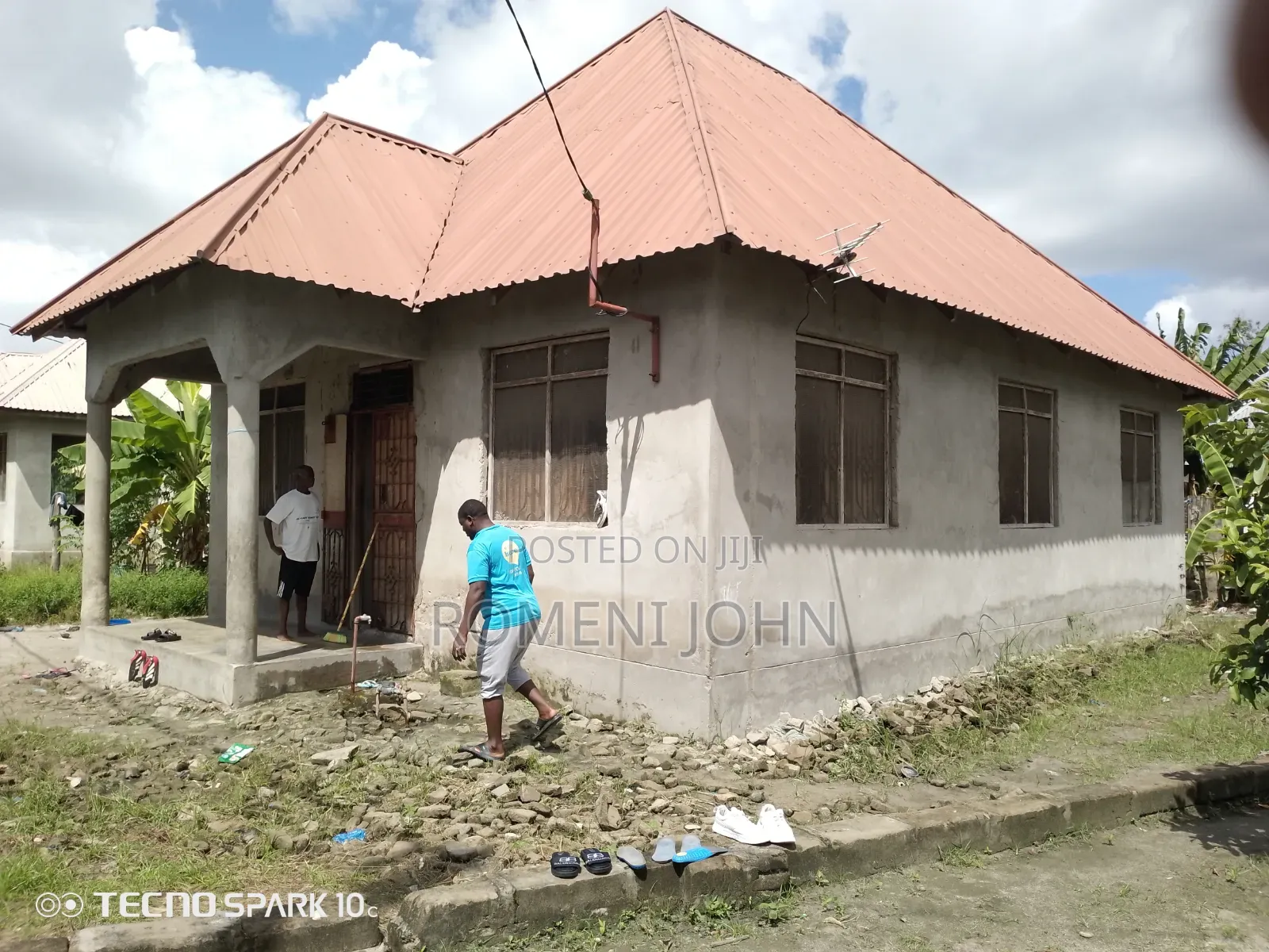 5bdrm House in Tanzania Daresalaam, Ukonga for sale
