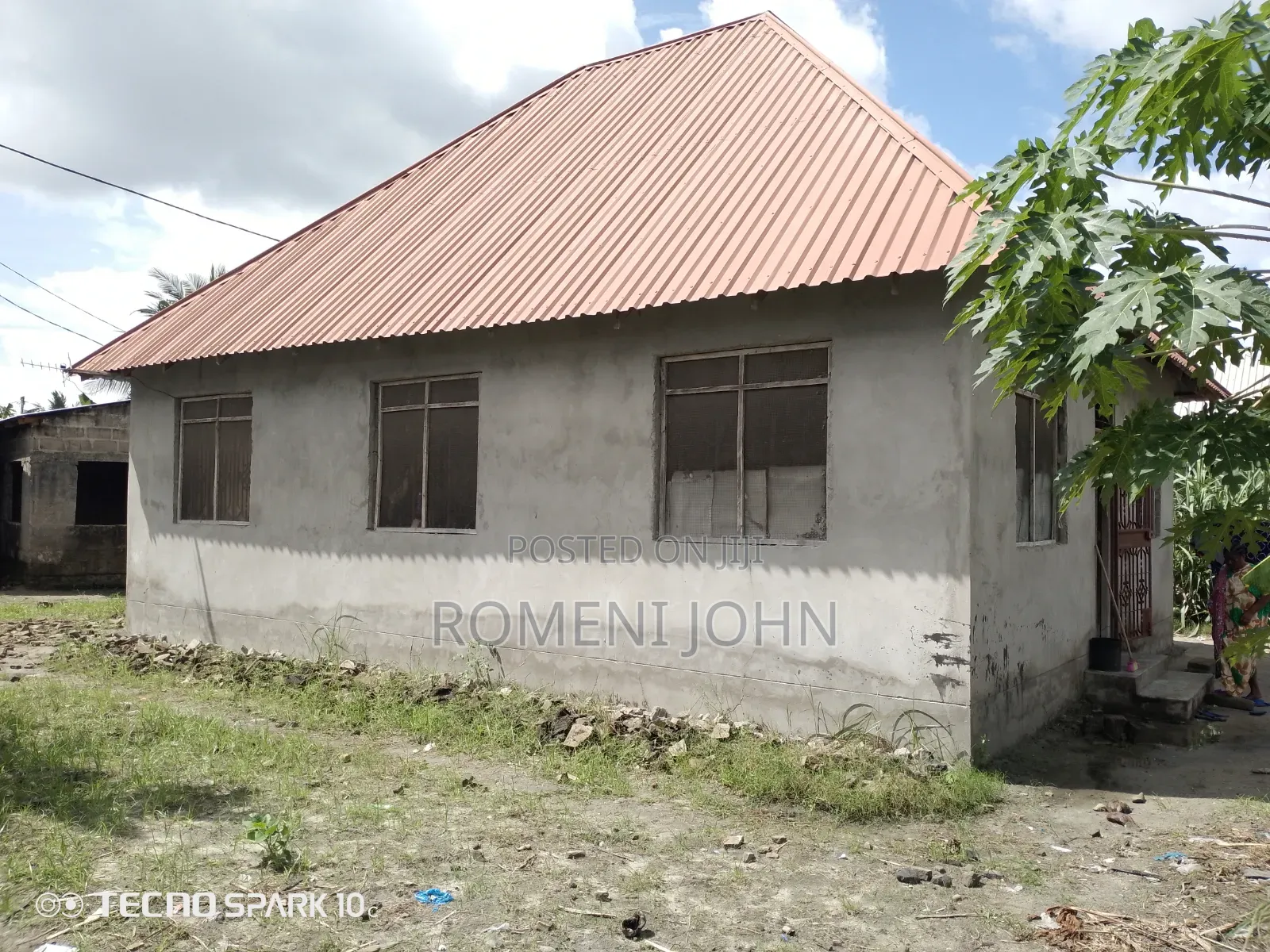 5bdrm House in Tanzania Daresalaam, Ukonga for sale