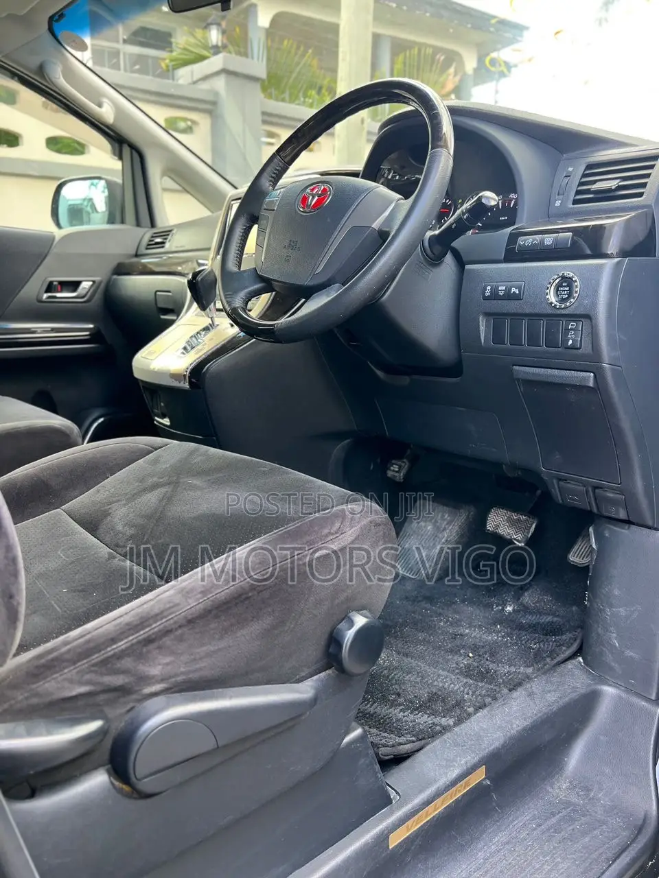 Toyota Vellfire 2011 Grey