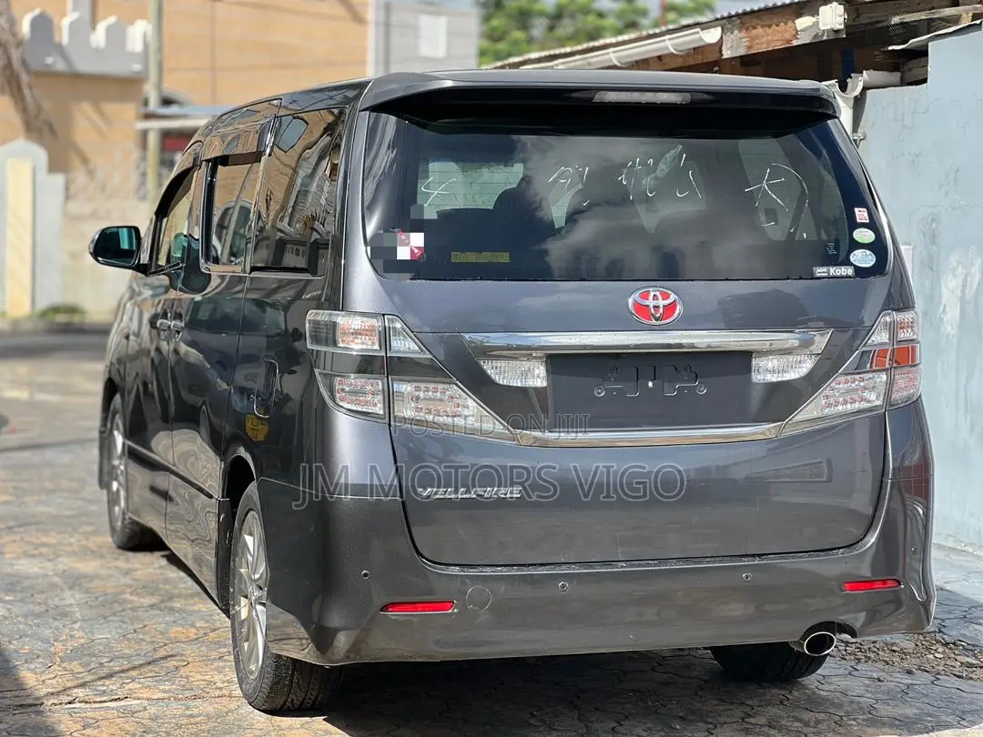 Toyota Vellfire 2011 Grey
