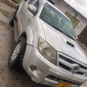 Toyota Hilux 2.5 Cab 2005 Gray
