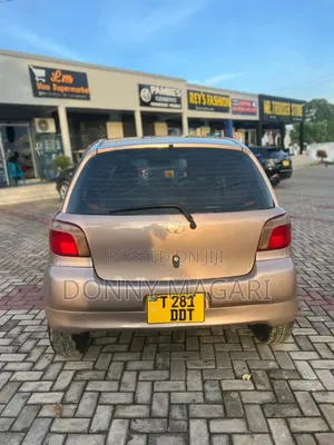 Toyota Vitz 2004 Pink