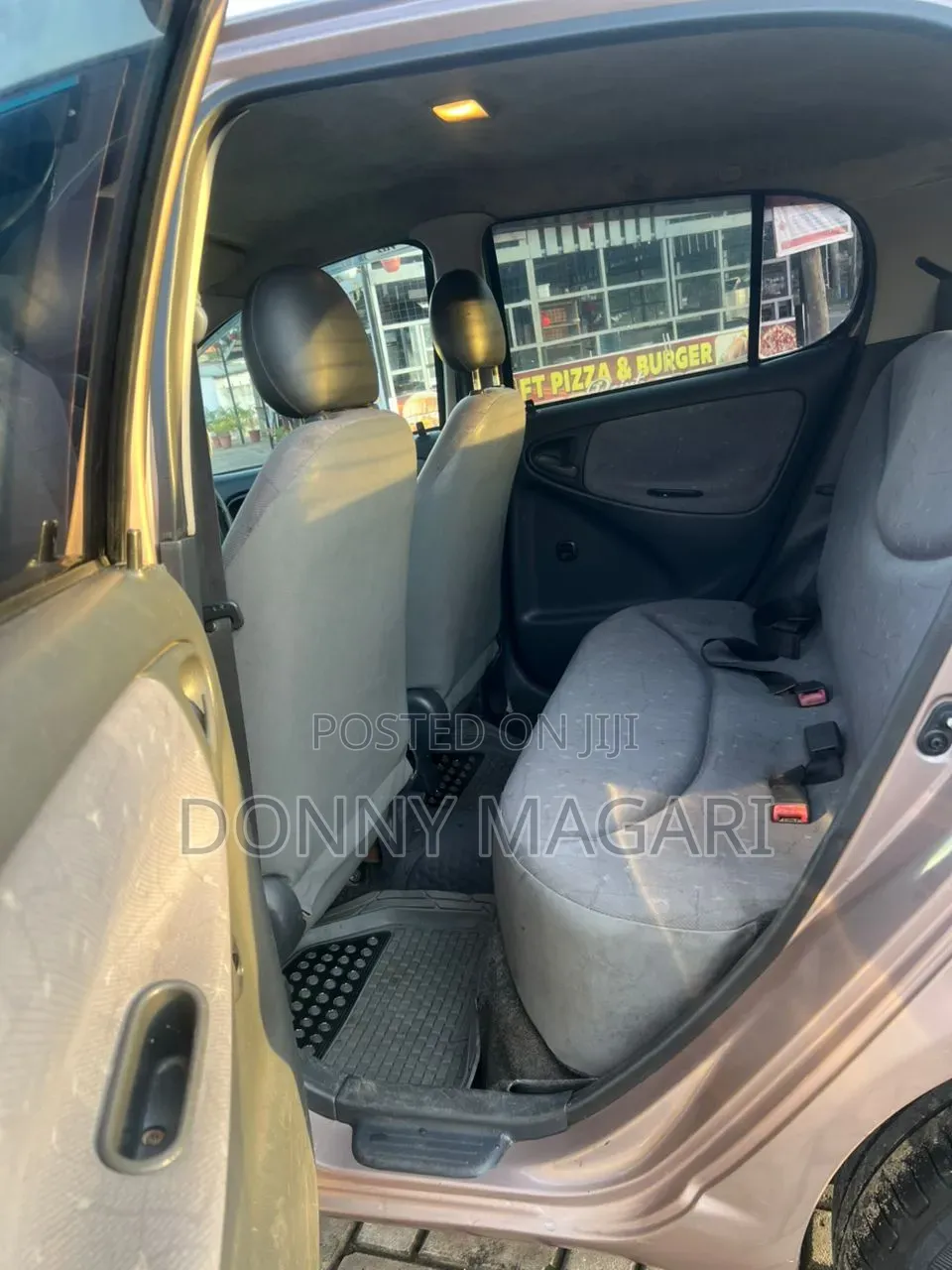 Toyota Vitz 2004 Pink