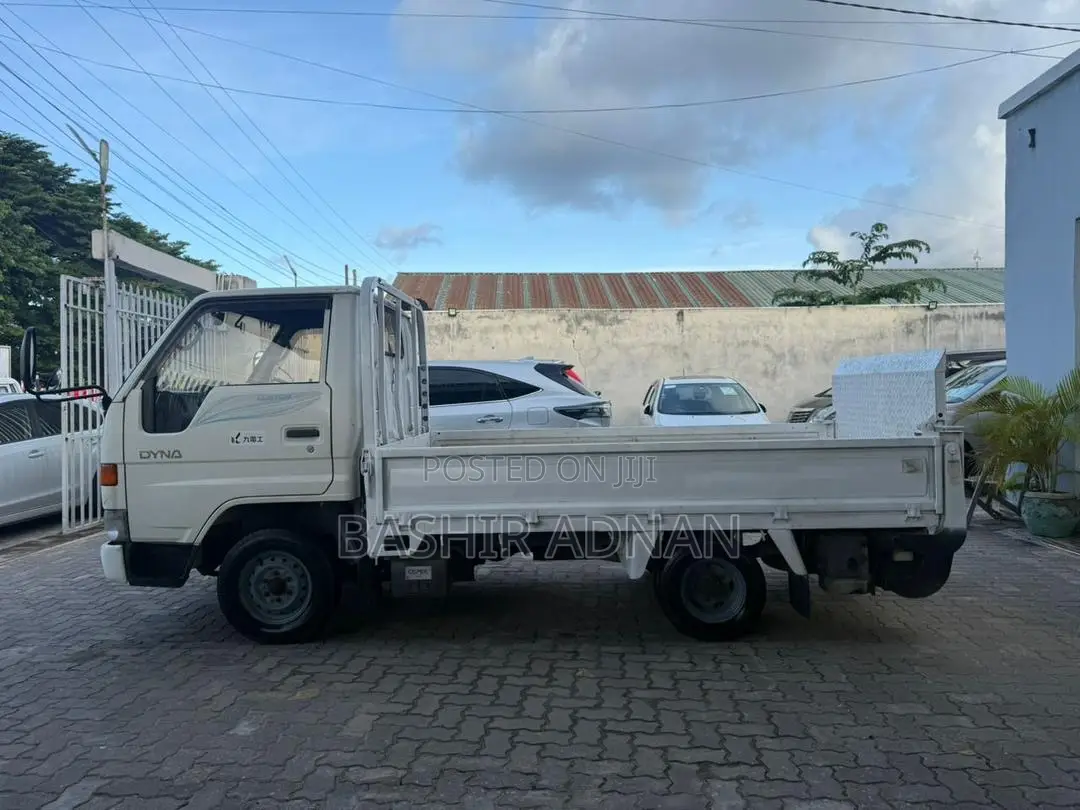 Toyota Dyna Unregistered(Mpya) 1.5 Tonnes.