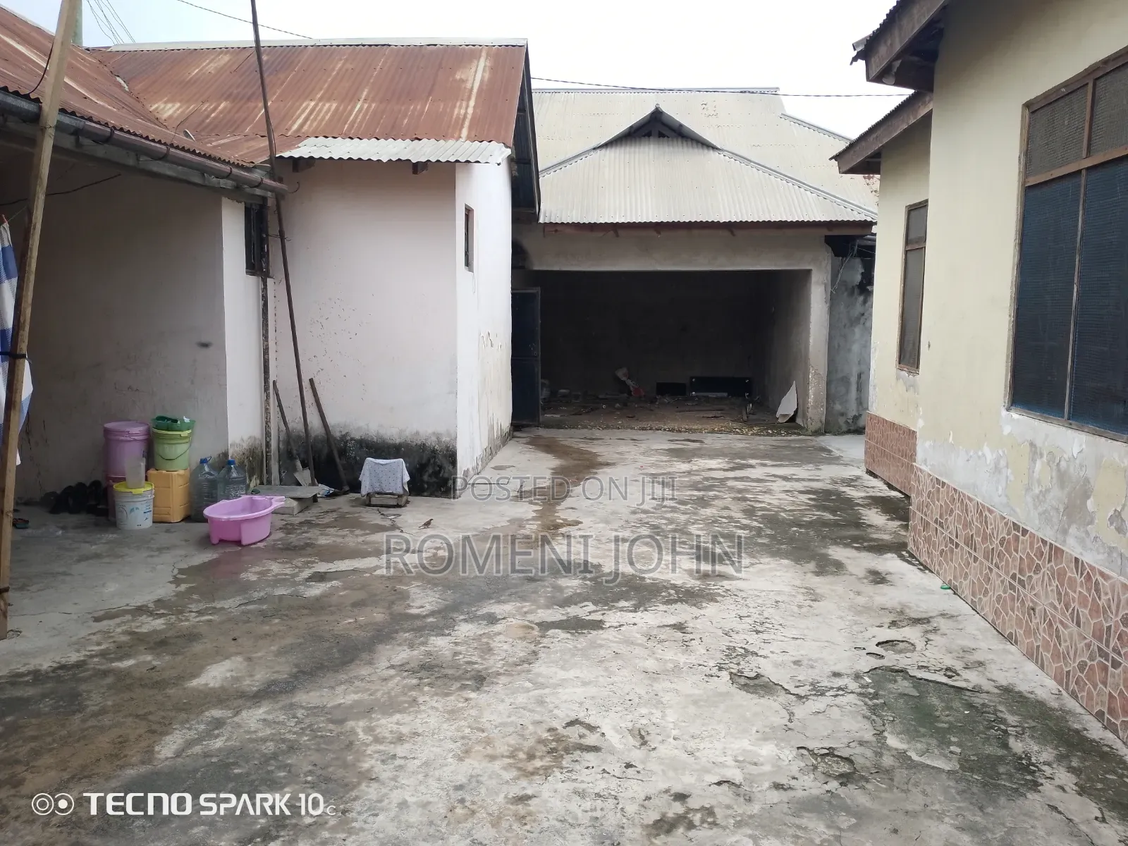 15bdrm Apartment in Tanzania Daresalaam, Ukonga for sale