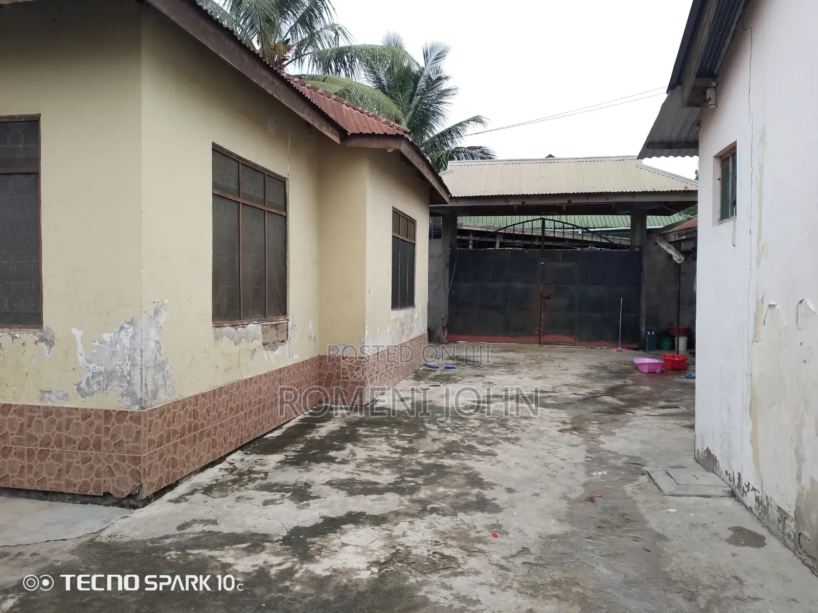 15bdrm Apartment in Tanzania Daresalaam, Ukonga for sale