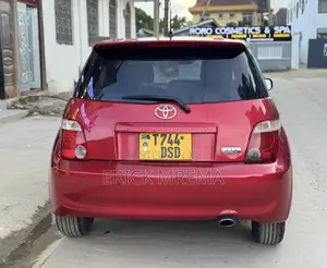 Toyota IST 2006 Red