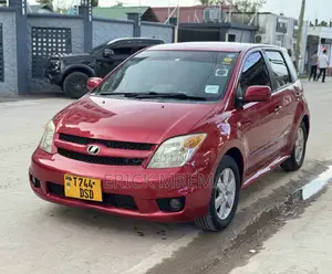 Toyota IST 2006 Red