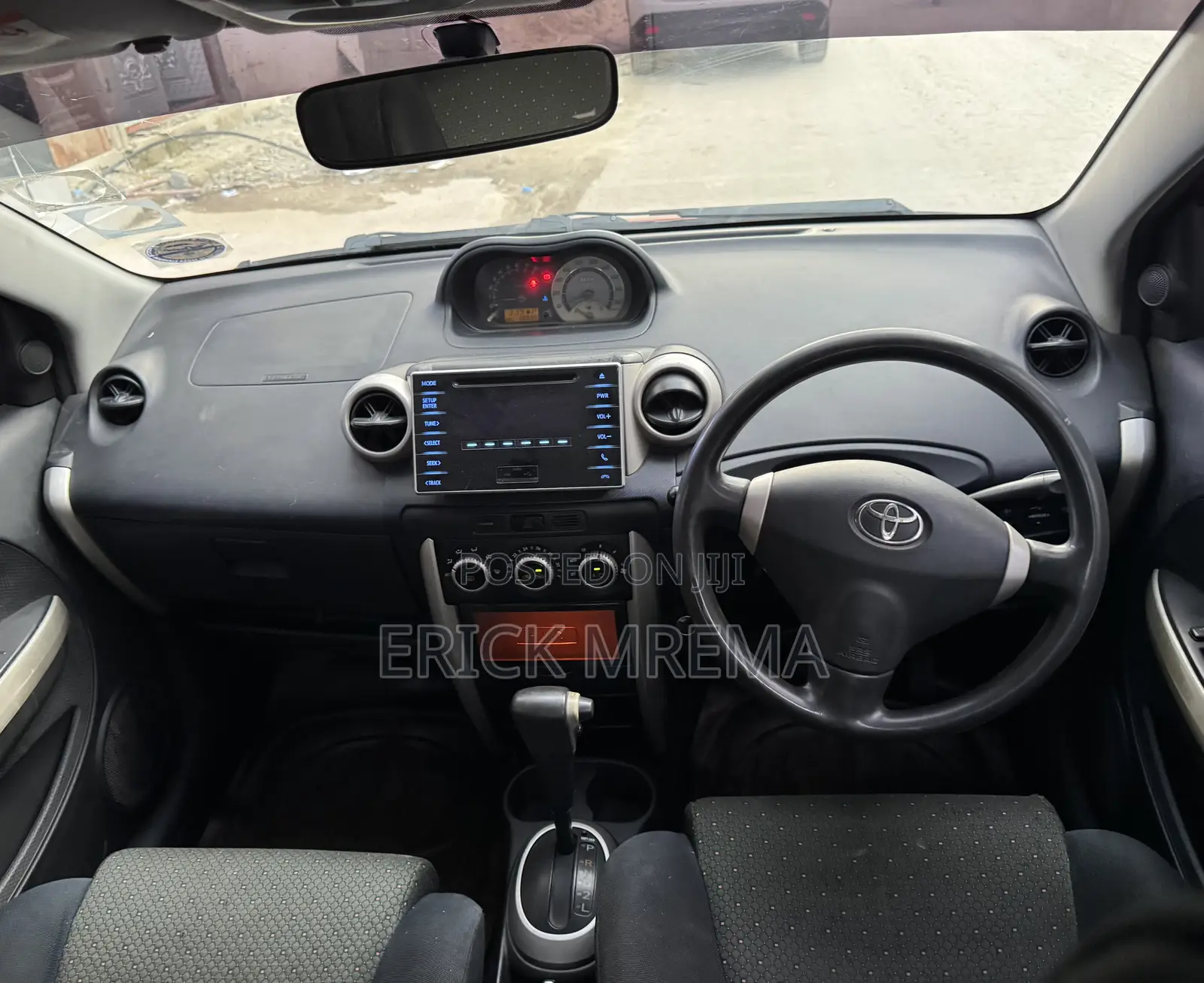 Toyota IST 2006 Red