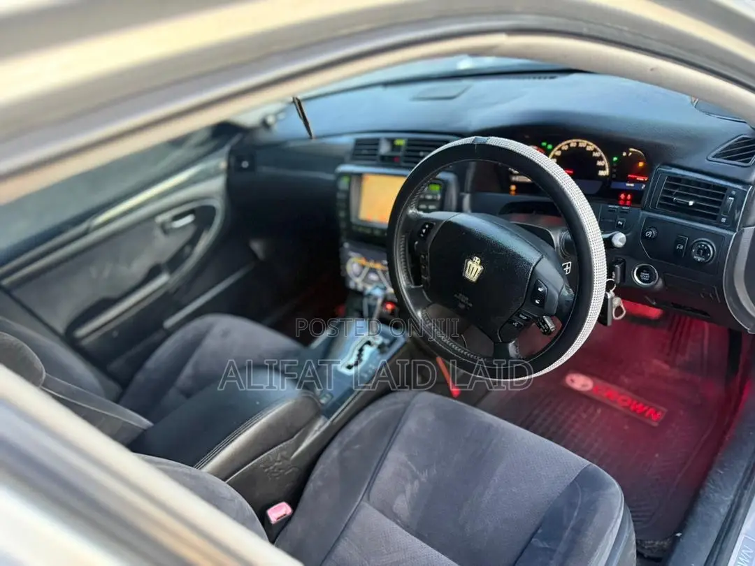 Toyota Crown 2004 Silver