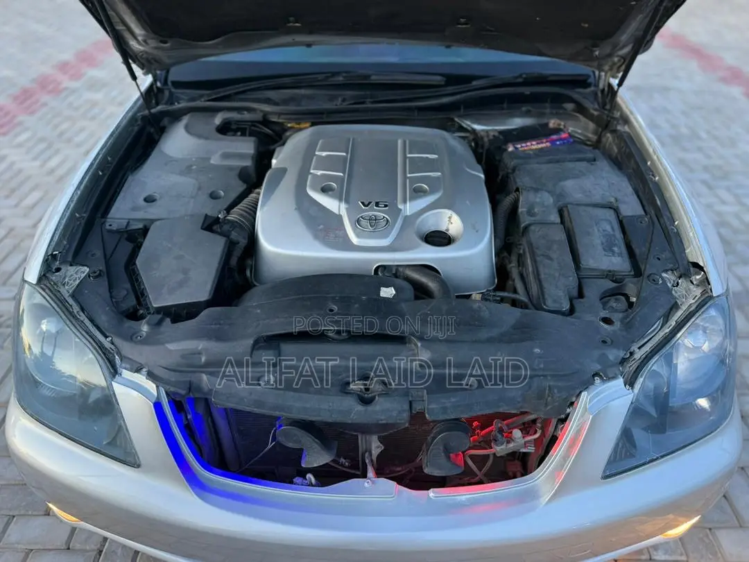 Toyota Crown 2004 Silver