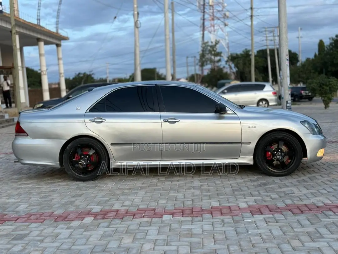 Toyota Crown 2004 Silver