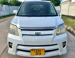 Toyota Noah 2003 White