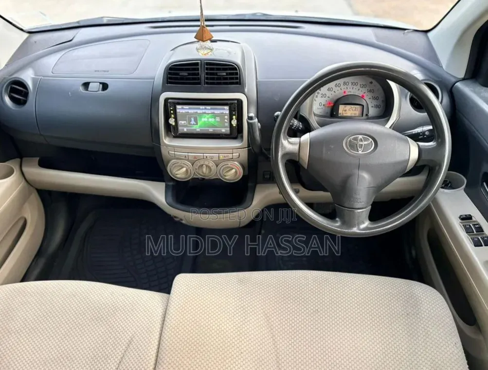 Toyota Passo 2005 White