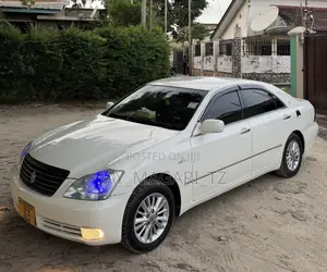 Toyota Crown 2004 White
