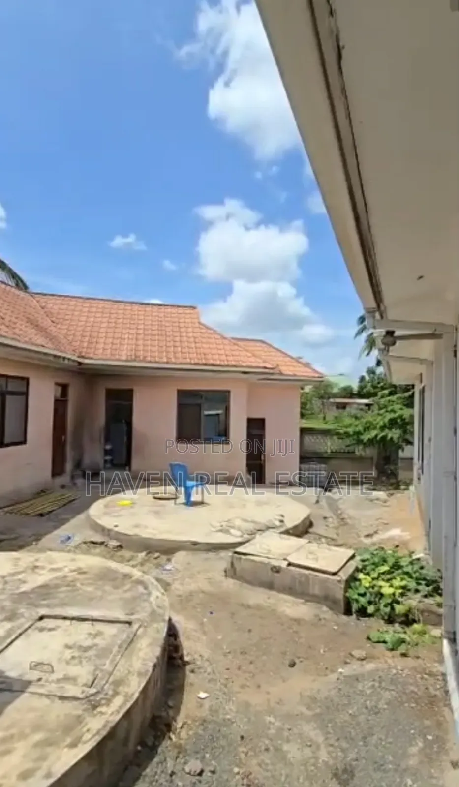 7bdrm House in Mbezi for sale