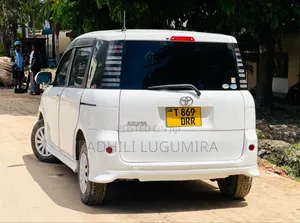 Toyota Sienta 2004 White