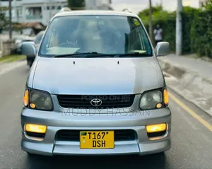 Toyota Noah 2003 Silver