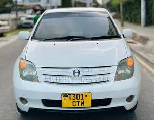 Toyota IST 2003 White