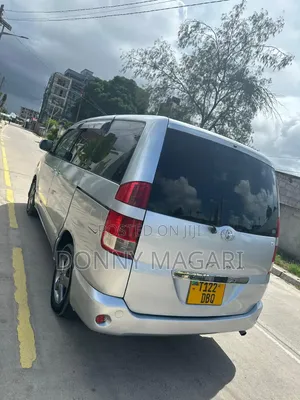 Toyota Noah 2008 Silver