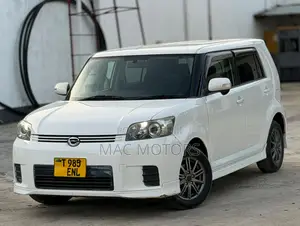 Toyota Corolla Rumion Hatchback 1.5 FWD 2009 White