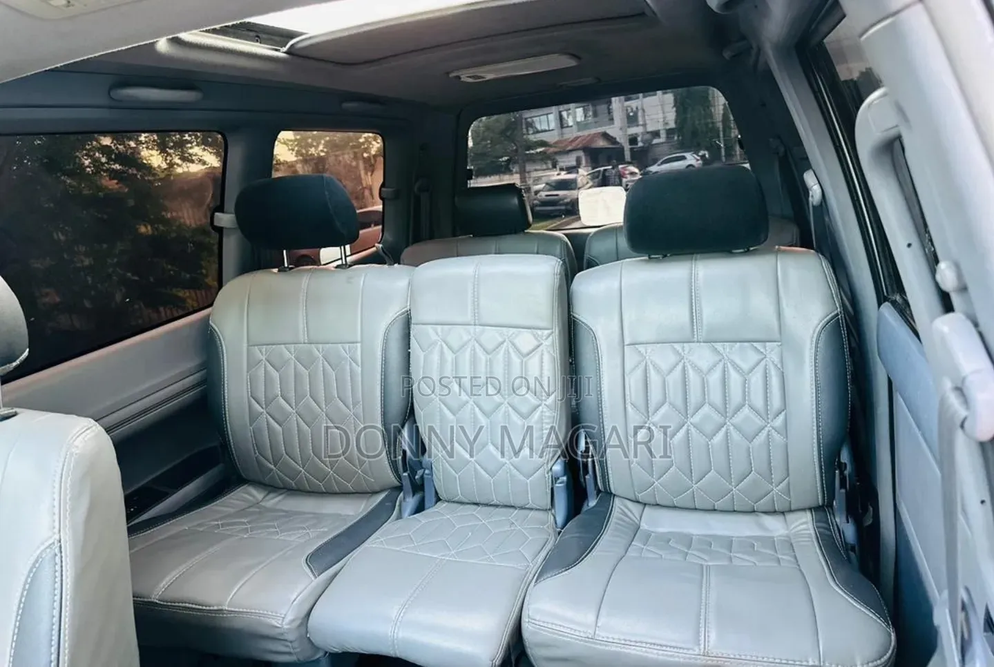 Toyota Noah 2001 Silver