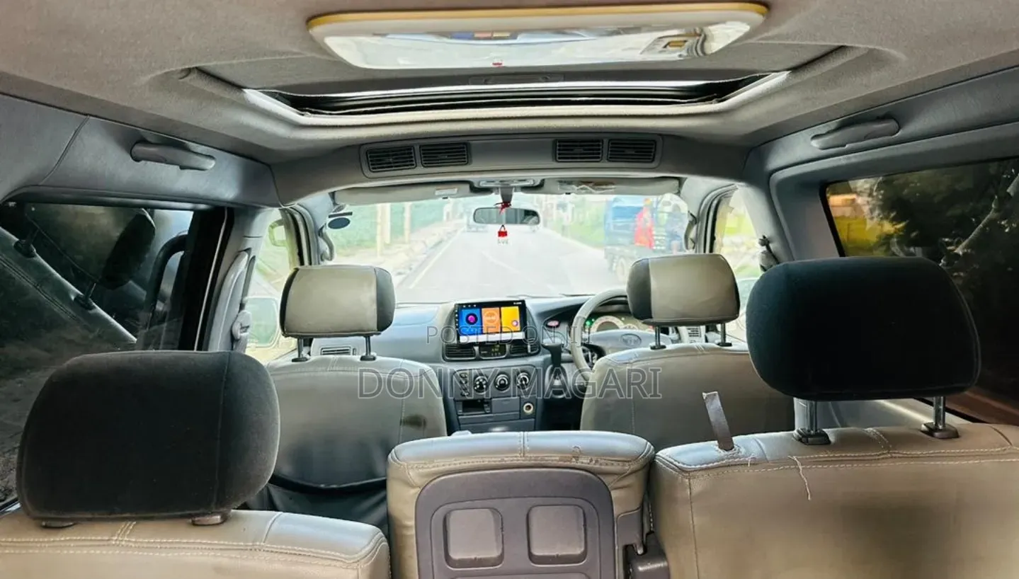 Toyota Noah 2001 Silver