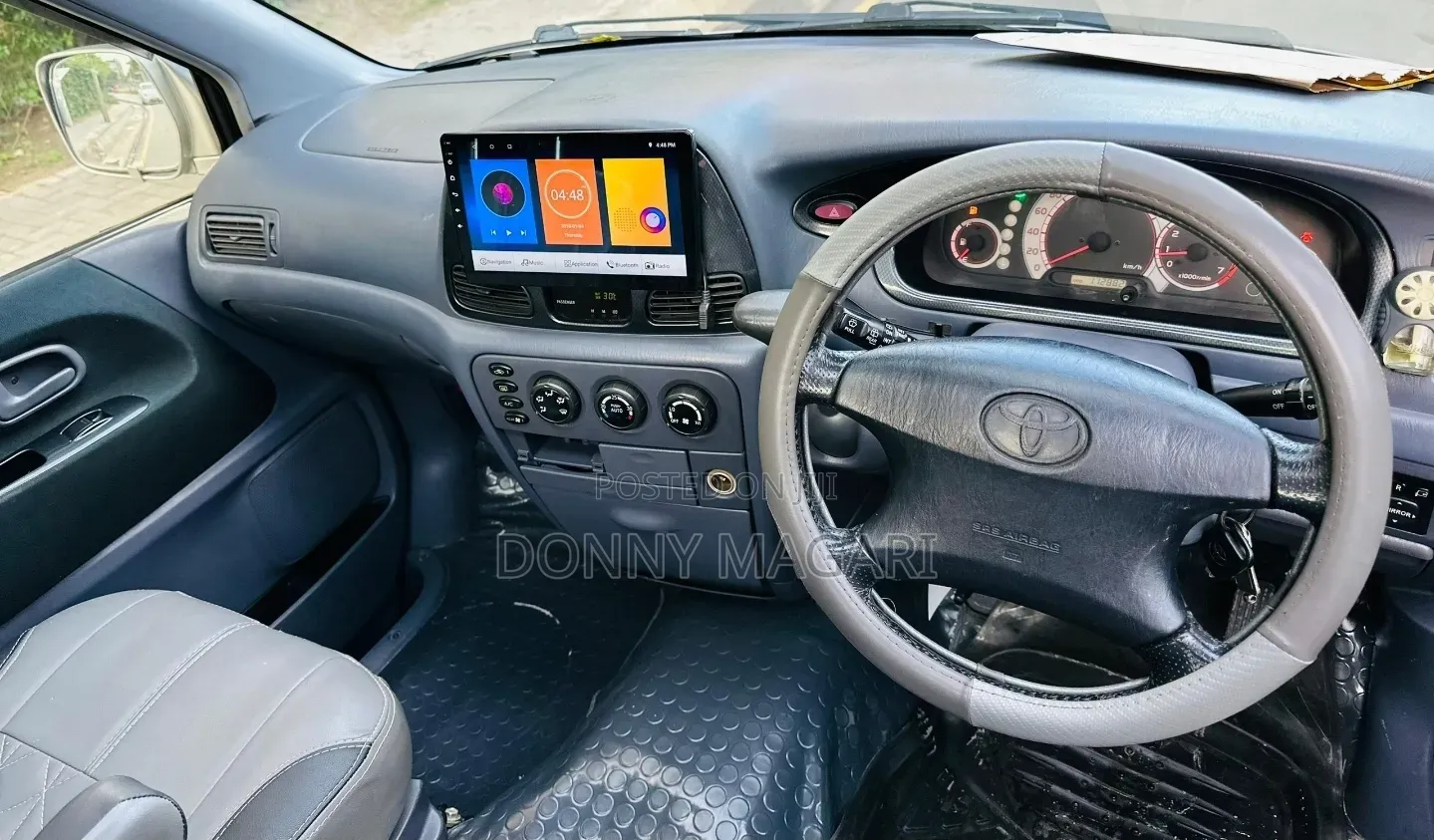 Toyota Noah 2001 Silver
