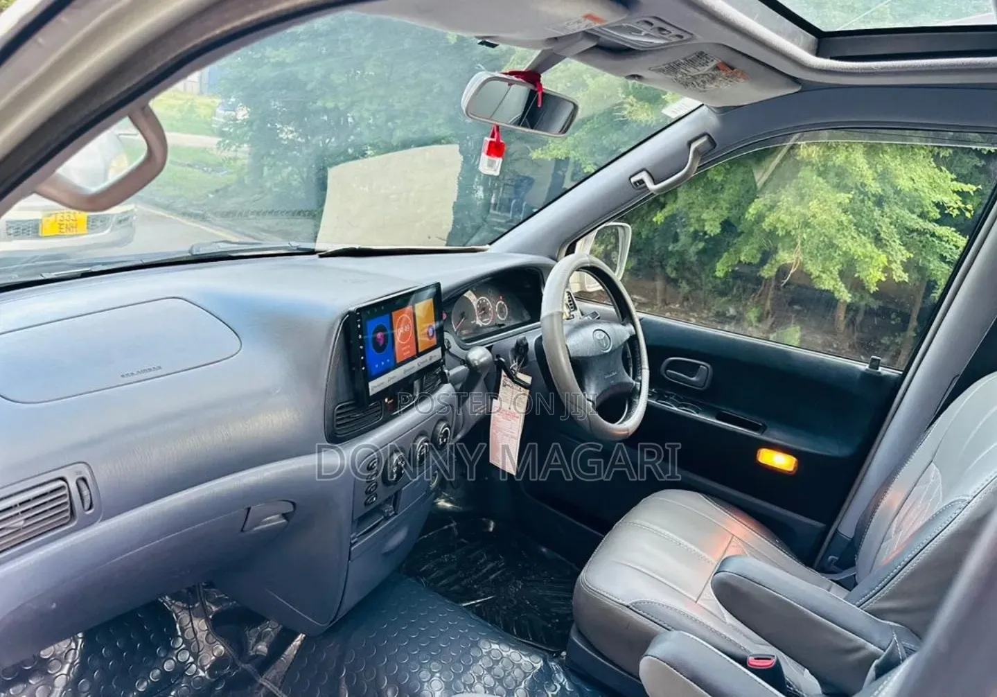 Toyota Noah 2001 Silver