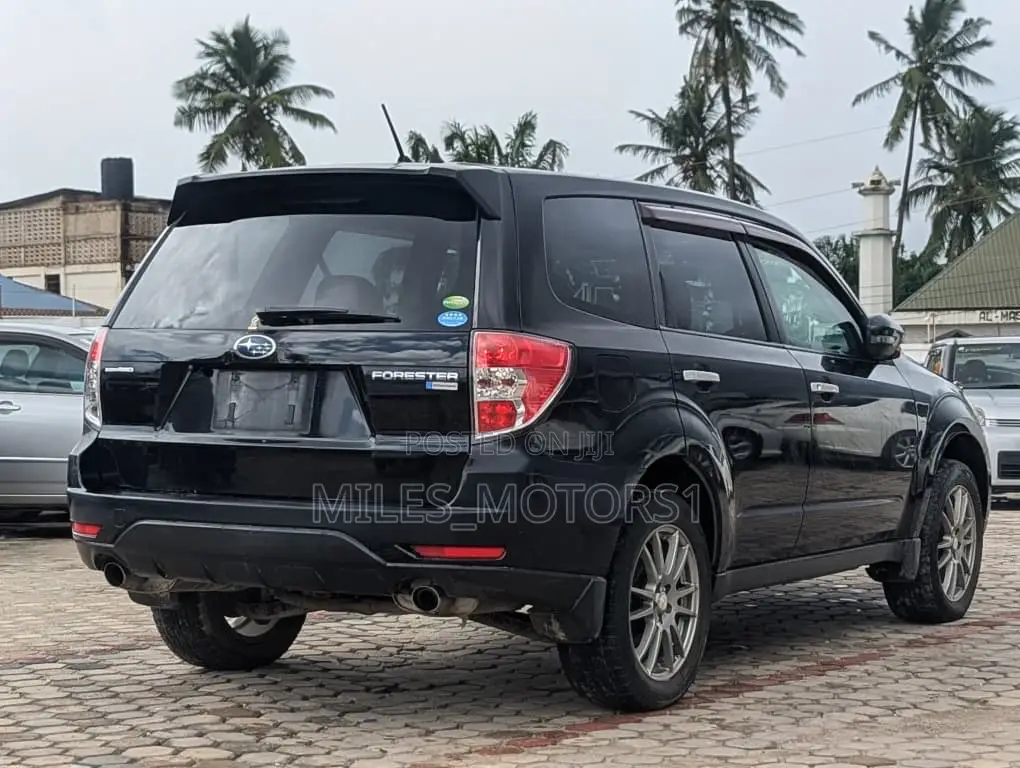Subaru Forester 2011 Black