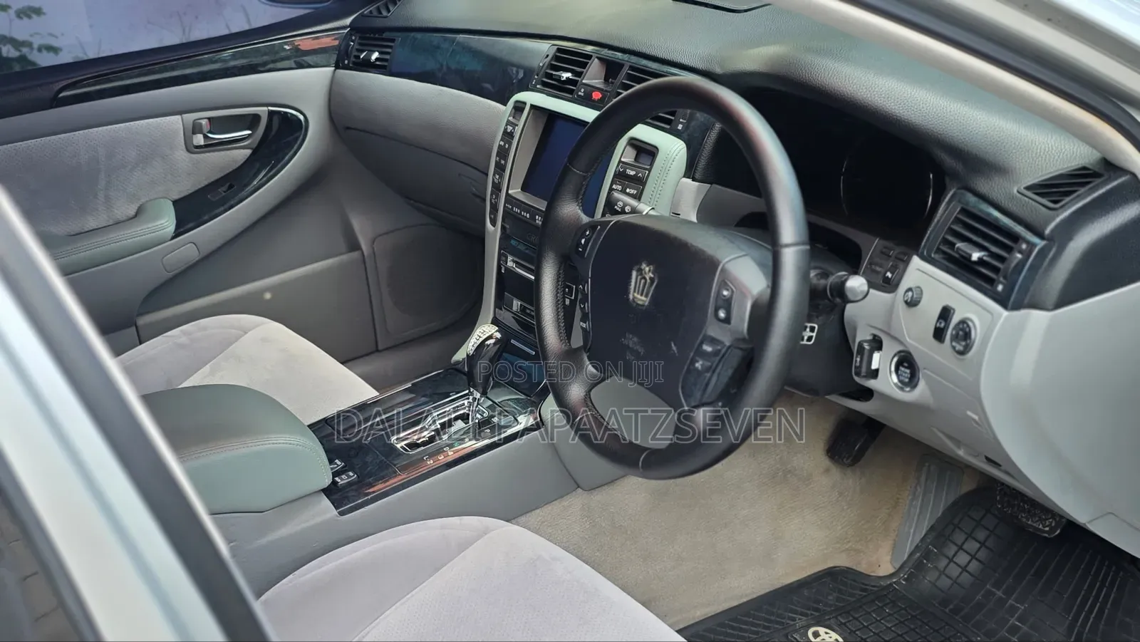 Toyota Crown 2004 Silver