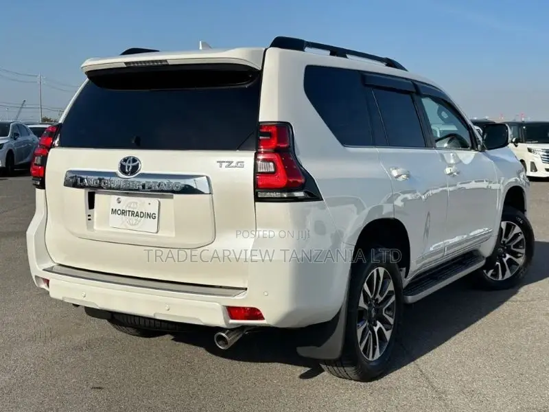 Toyota Land Cruiser Prado 2.8 2022 Pearl