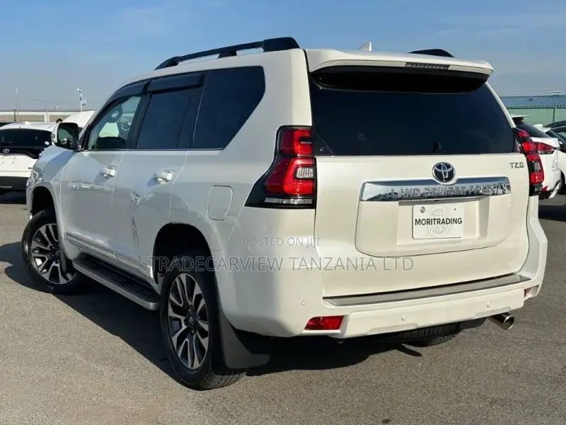 Toyota Land Cruiser Prado 2.8 2022 Pearl
