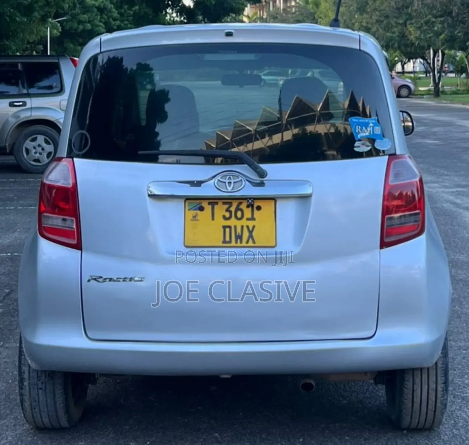 Toyota Ractis 1.5 AWD 2009 Gray