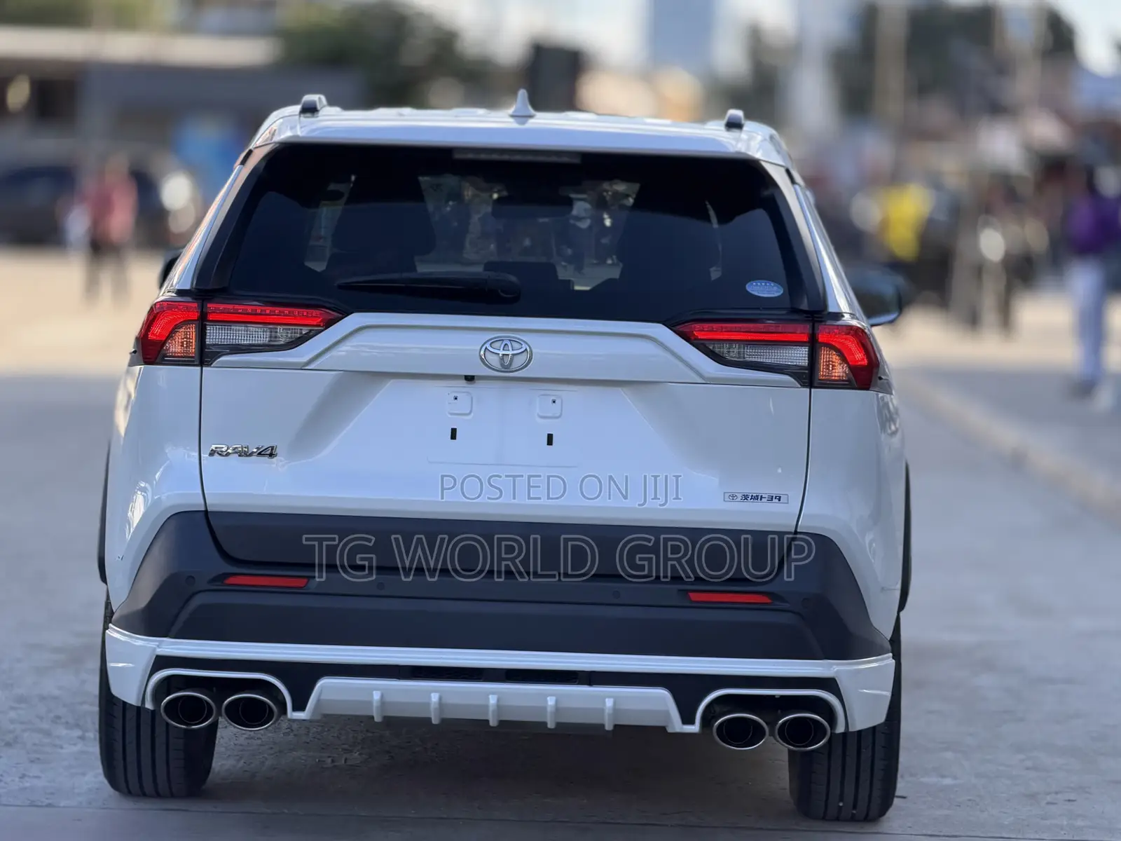 Toyota RAV4 2021 White