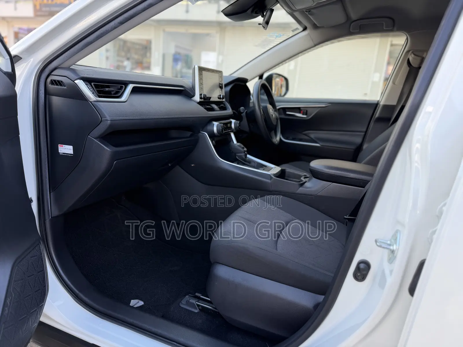 Toyota RAV4 2021 White